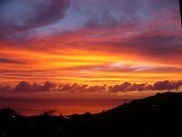 部屋のベランダから見た夕焼け
