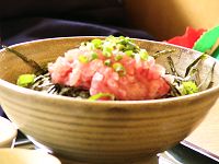 まぐろ丼