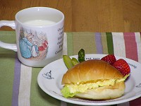 頂いたピーターラビットの食器